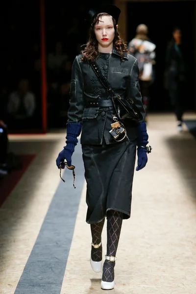 Look 37